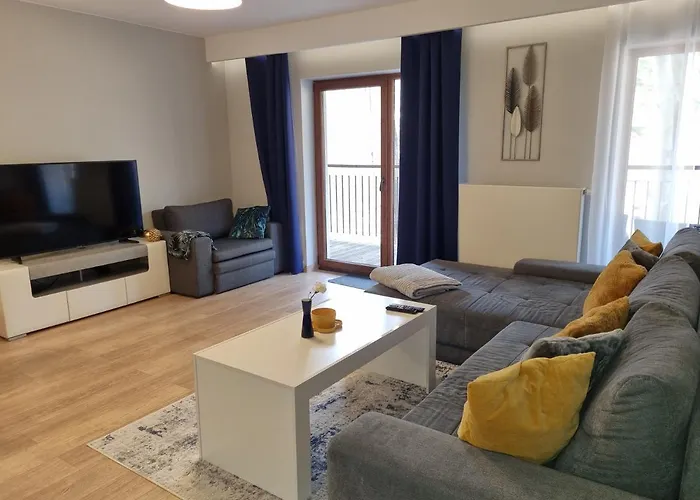 Z Pieknym Widokiem Na 스클라르스카포렘바